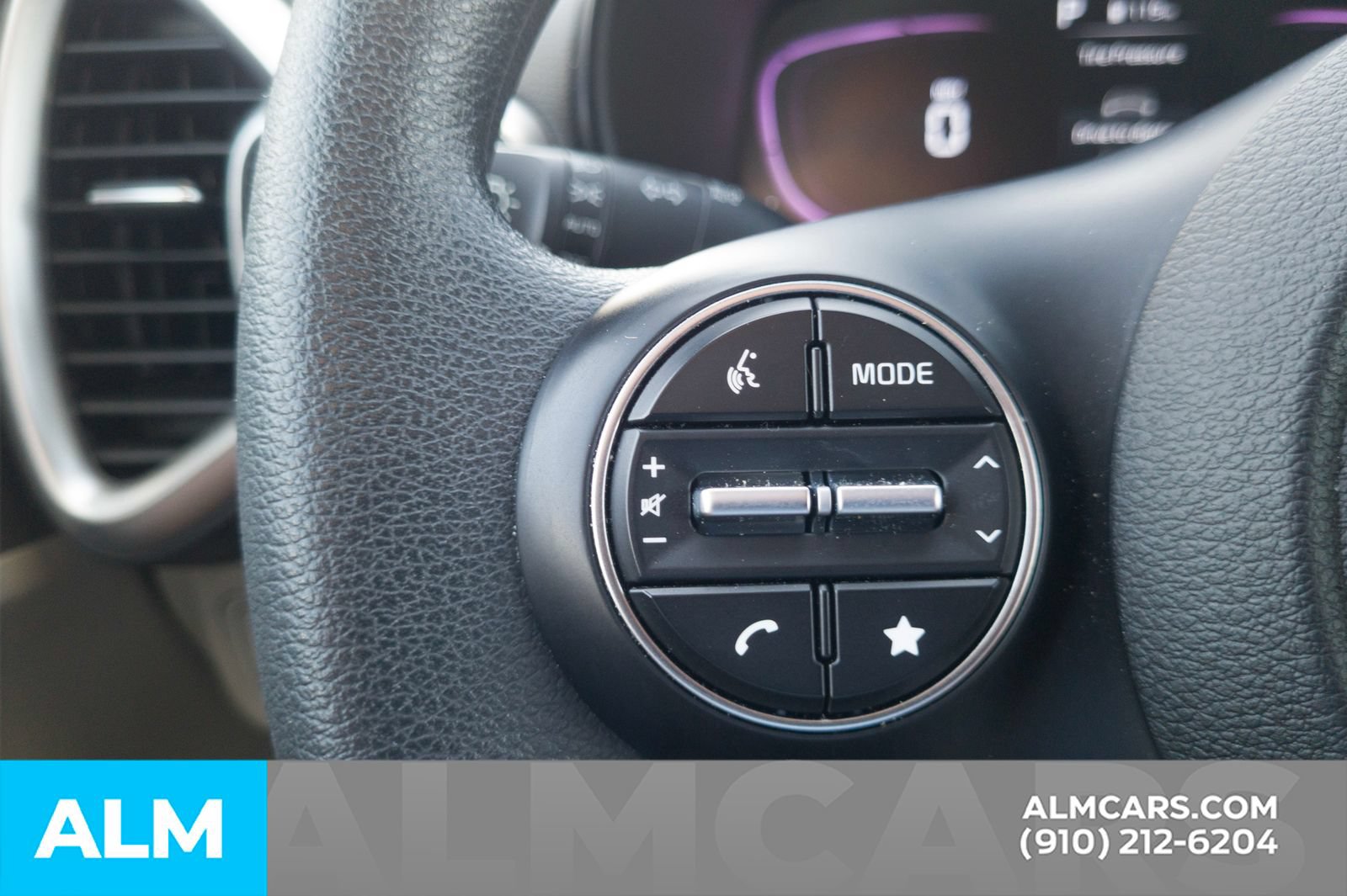 Used 2025 Kia Soul LX w/ LX Technology Package FWD image 28