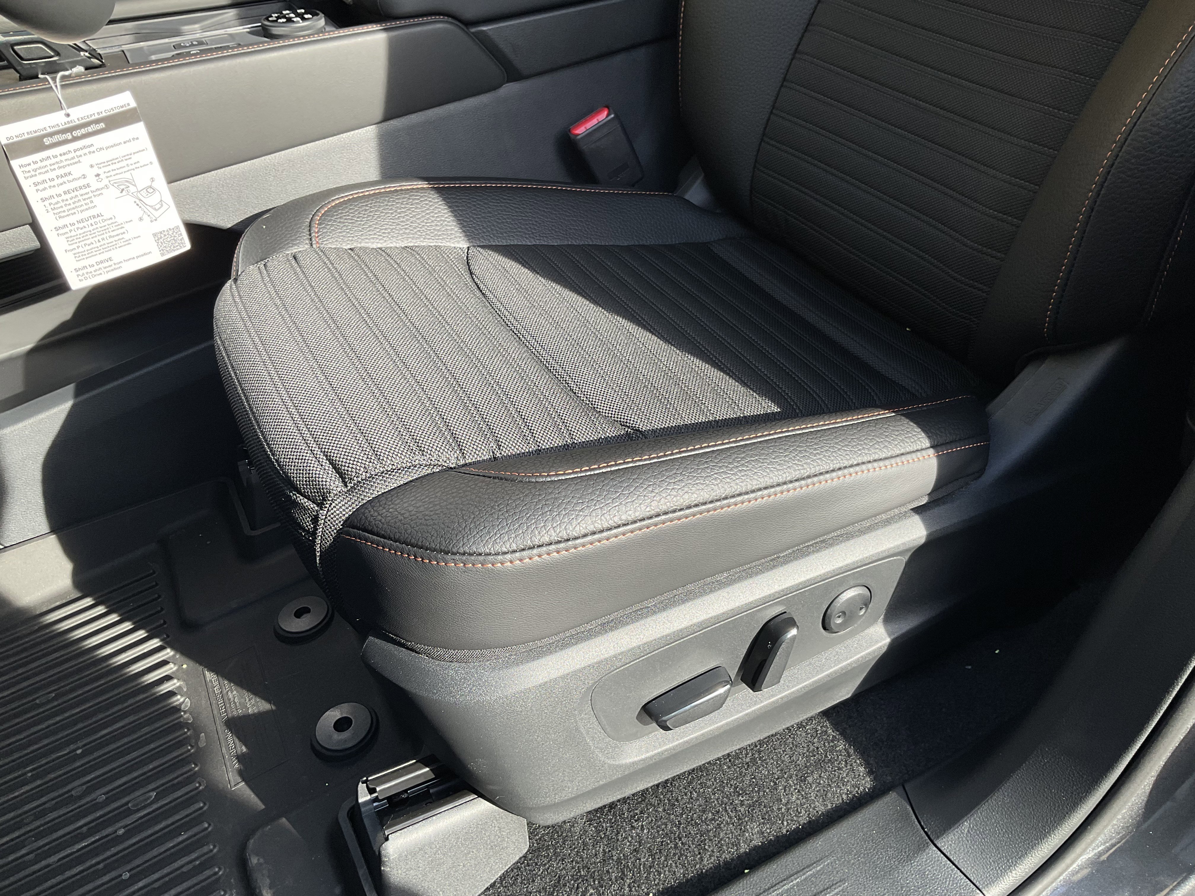 Used 2025 Nissan Pathfinder Rock Creek image 32