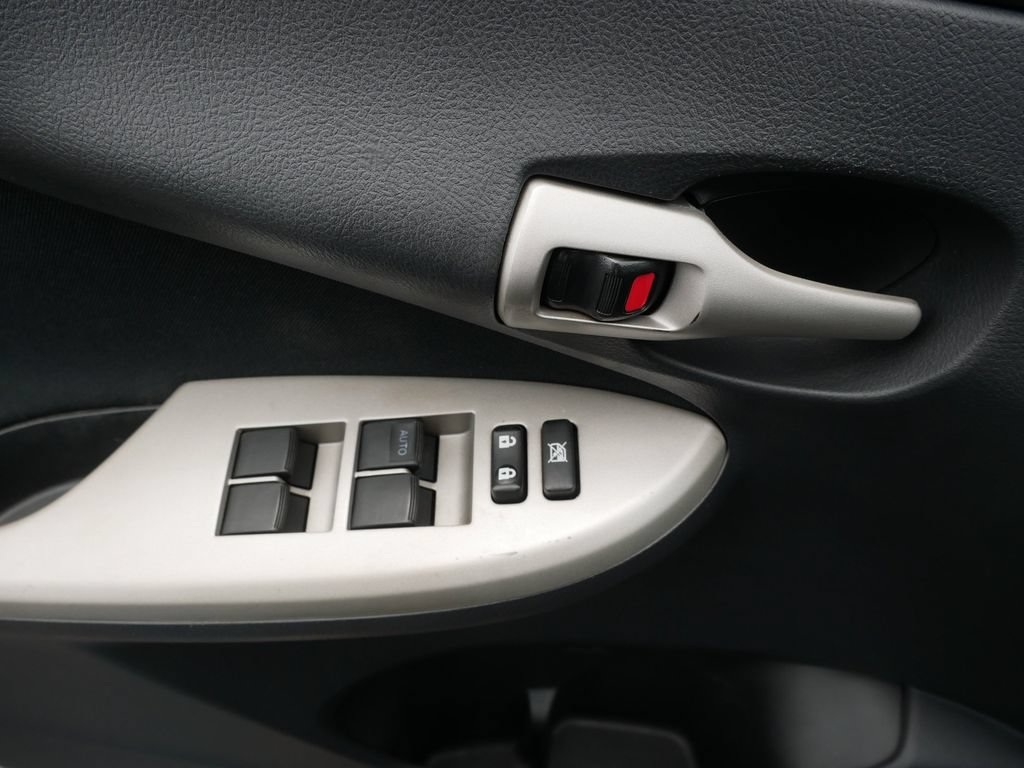 Used 2013 Toyota Corolla S w/ Premium Pkg FWD image 18