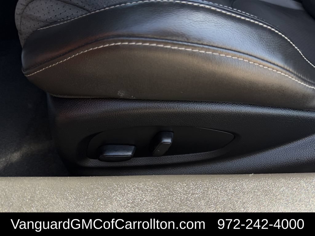 Used 2022 Chevrolet Camaro LT RWD image 26