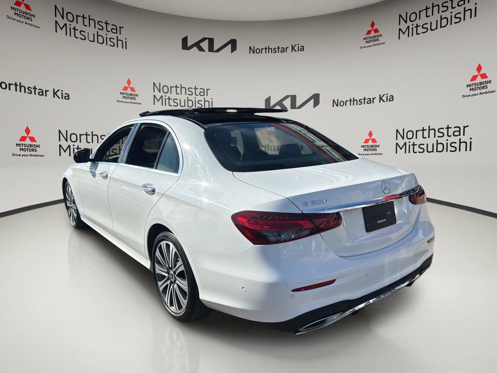 Used 2022 Mercedes-Benz E 350 Sedan image 2