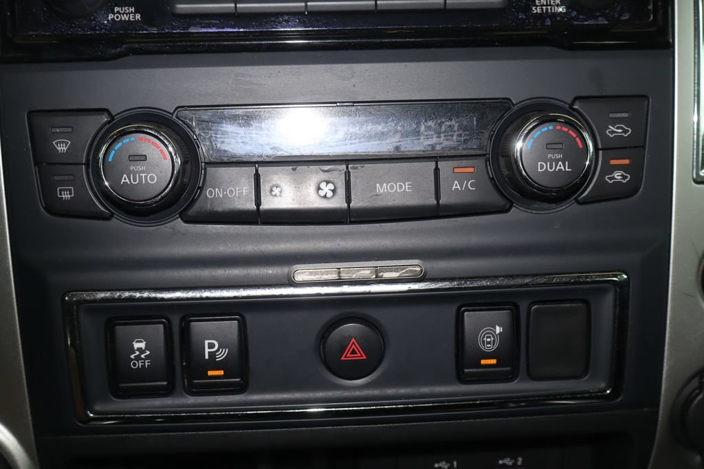 Used 2021 Nissan Titan SV w/ SV Convenience Package AWD/4WD image 27