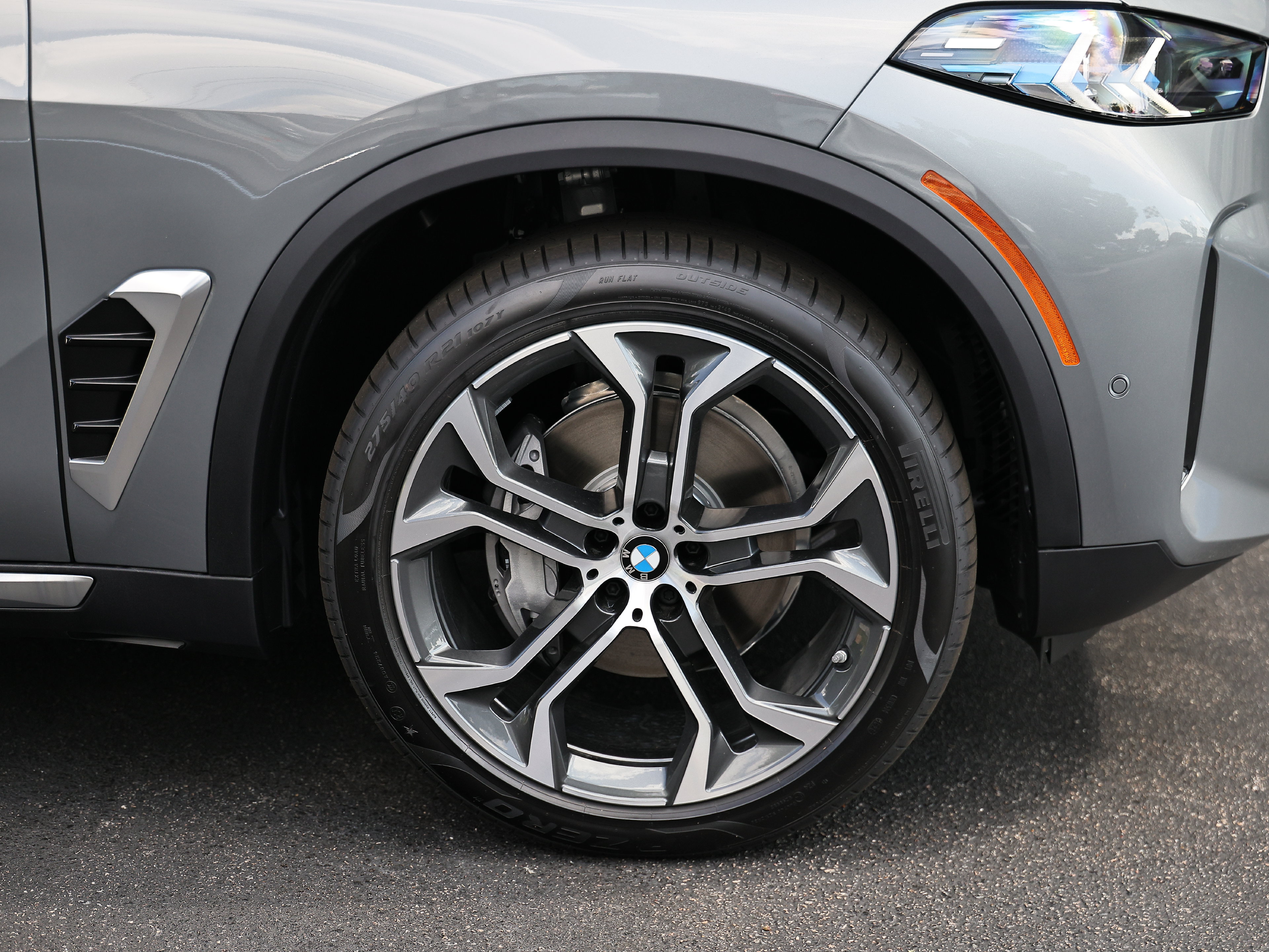 New 2026 BMW X5 xDrive40i w/ Premium Package AWD/4WD image 5