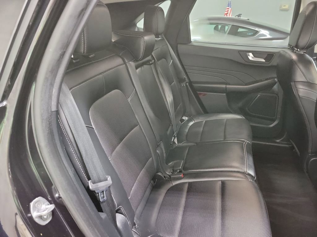 Used 2022 Ford Escape Titanium image 21