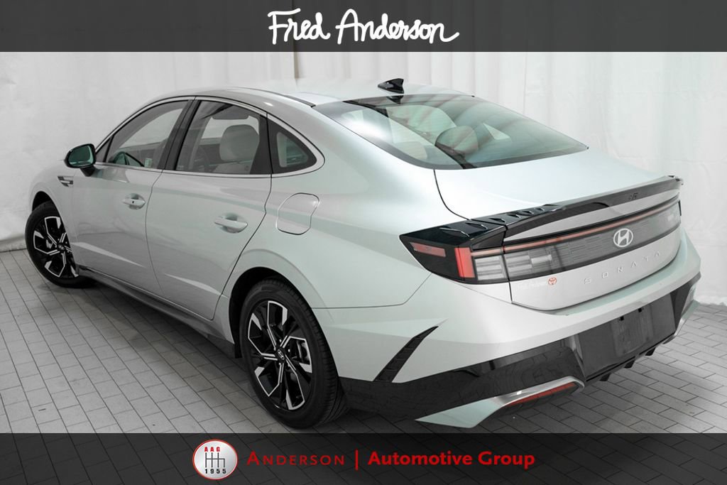 Used 2025 Hyundai Sonata SEL FWD image 3