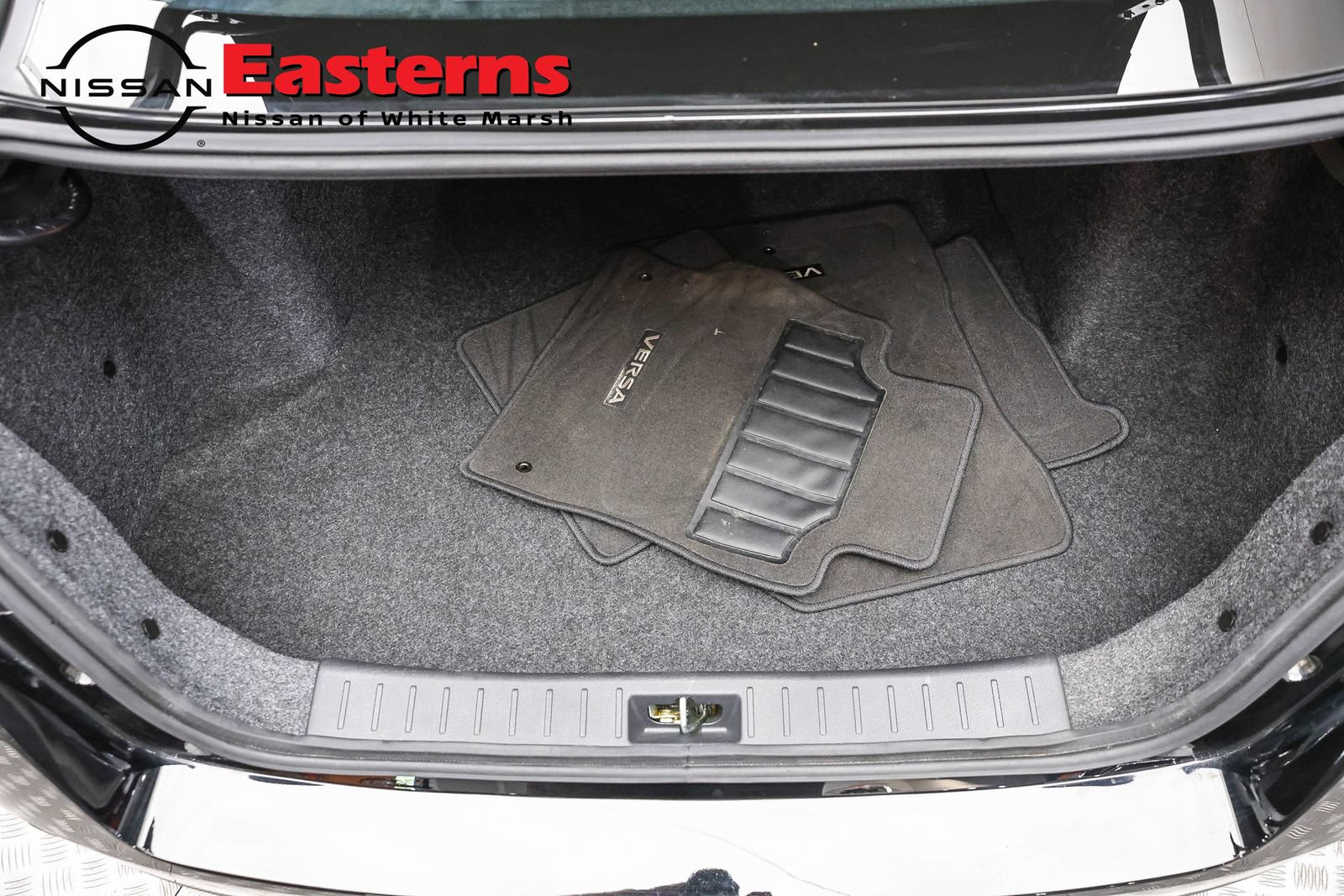 Used 2025 Nissan Versa S FWD image 9