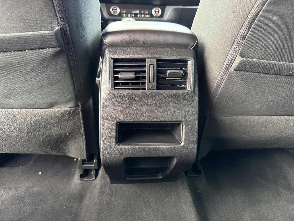 Used 2023 Mitsubishi Outlander ES FWD image 18