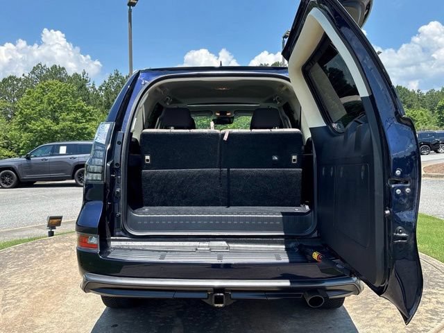 Used 2023 Lexus GX 460 Premium w/ Accessory Package AWD/4WD image 32