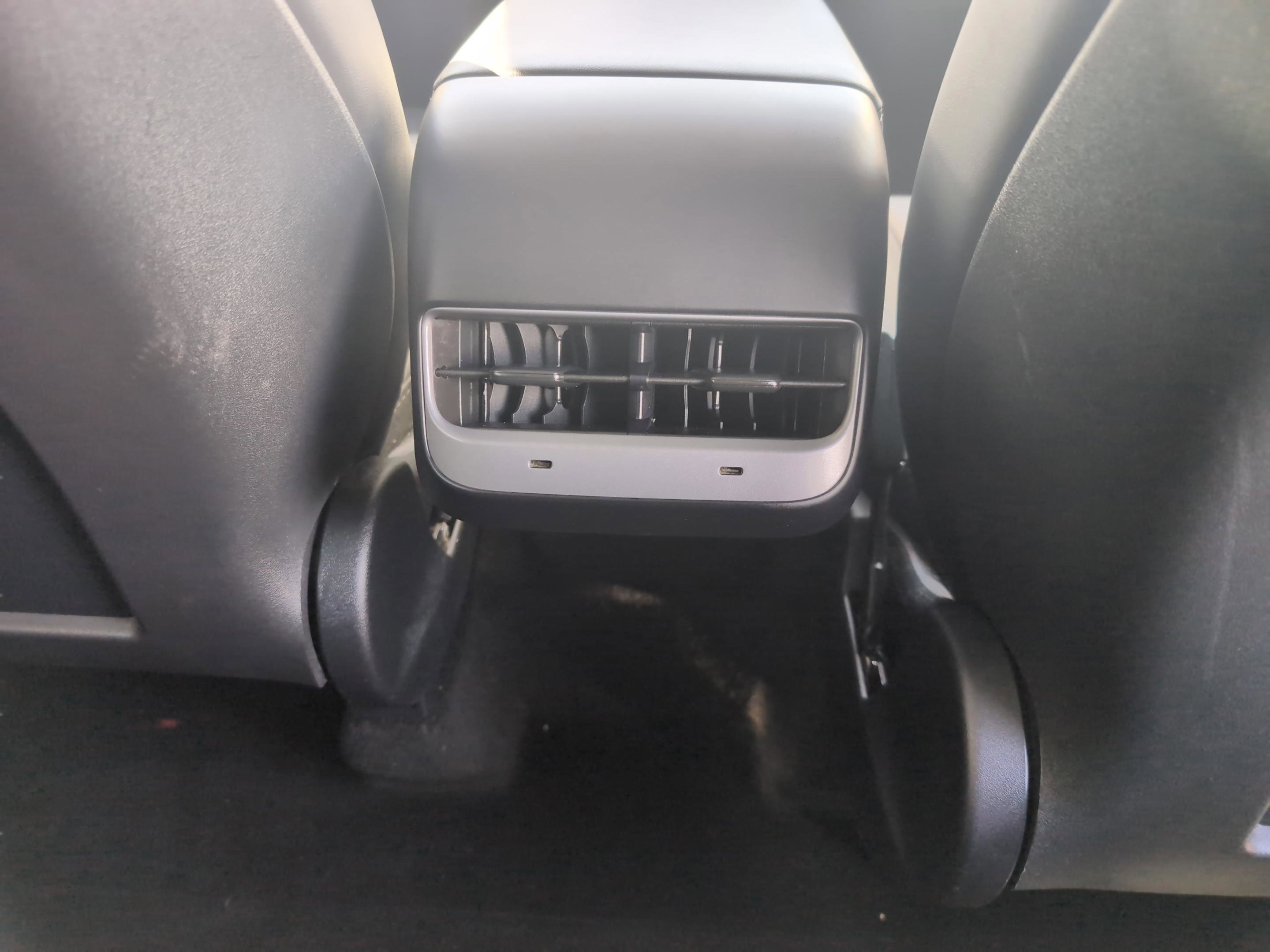 Used 2023 Tesla Model Y Long Range image 25