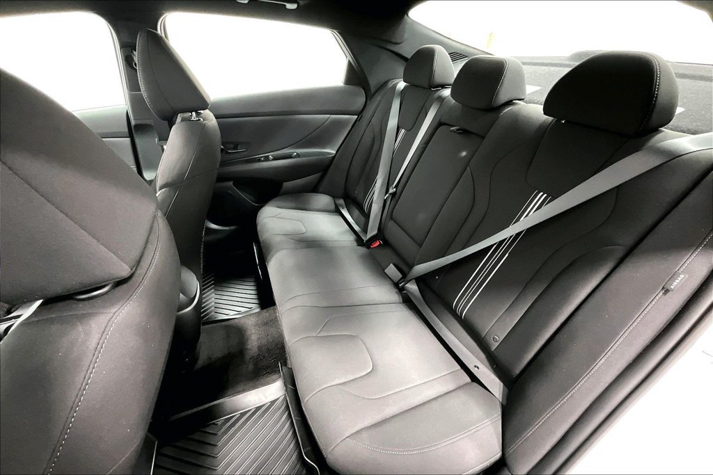 New 2026 Hyundai Elantra SEL Sport FWD image 17