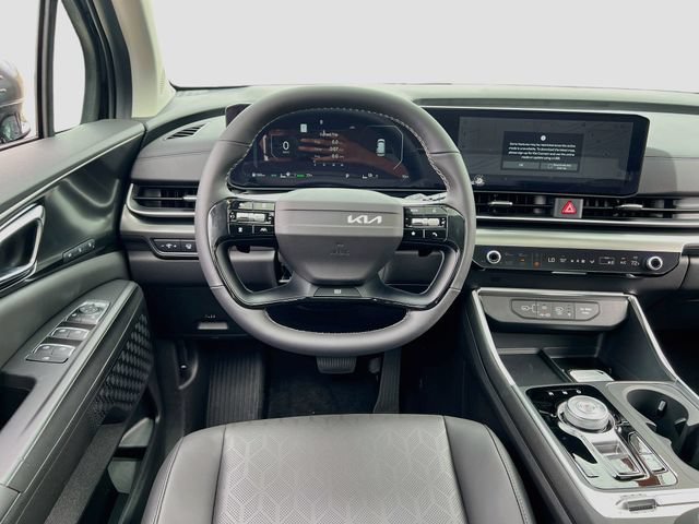 New 2027 Kia Carnival SX w/ Dark Edition Package FWD image 25