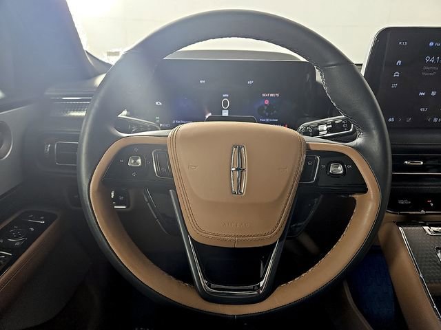 Used 2025 Lincoln Aviator Black Label AWD/4WD image 22