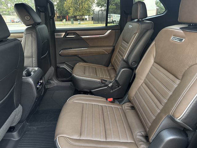 New 2027 GMC Acadia Denali Ultimate w/ LPO, Floor Liner Package AWD/4WD image 6