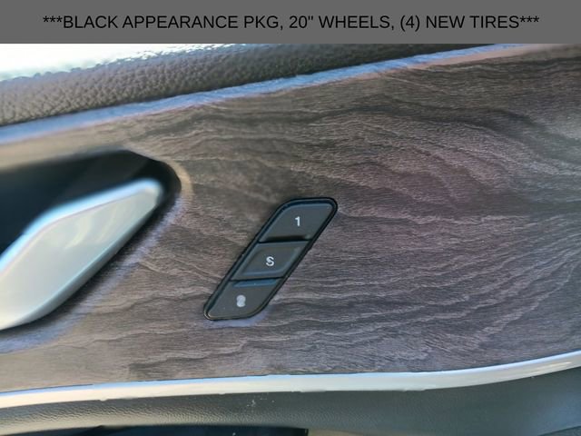 Used 2023 Jeep Grand Cherokee Limited w/ Black Appearance Package AWD/4WD image 15