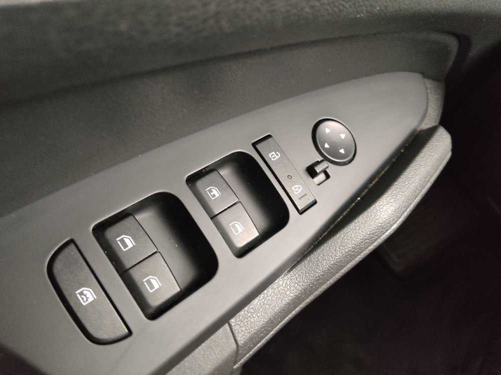 Used 2024 Kia Sportage LX FWD image 27