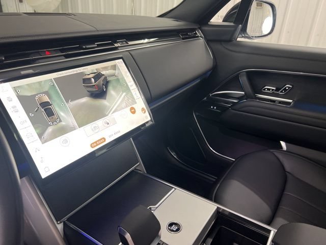 Certified 2025 Land Rover Range Rover SE AWD/4WD image 31
