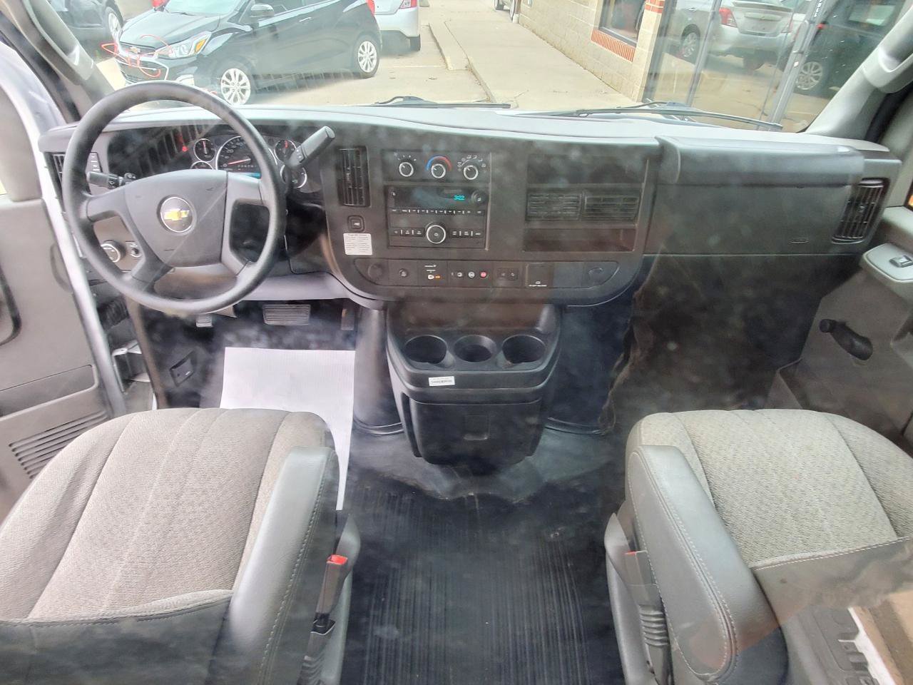 Used 2019 Chevrolet Express 2500 RWD image 12