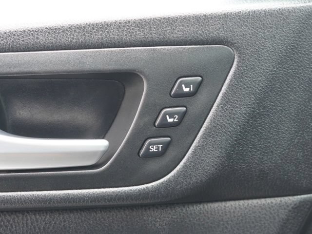 Used 2017 Toyota Highlander Limited w/ Carpet Mat Package FWD image 45