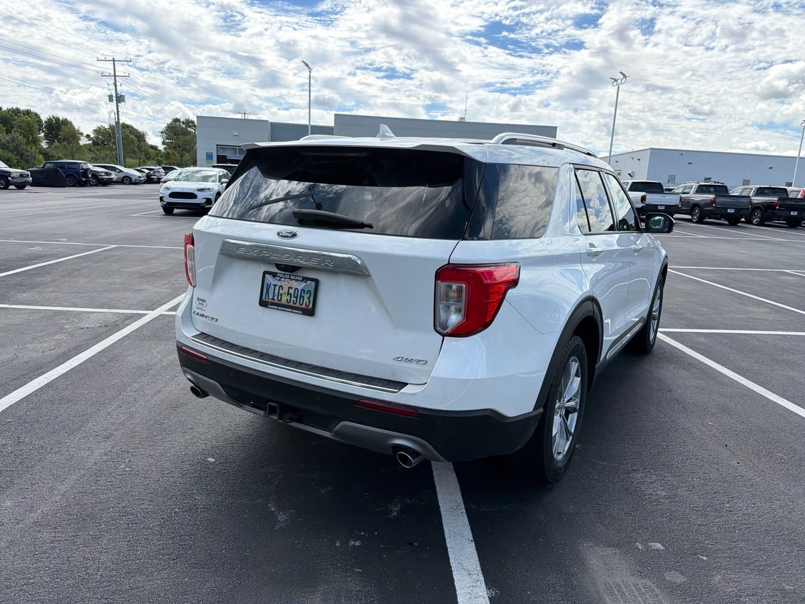 Used 2021 Ford Explorer Limited w/ Equipment Group 301A AWD/4WD image 6