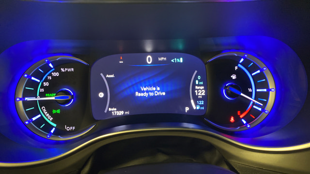 Used 2024 Chrysler Pacifica Pinnacle FWD image 17
