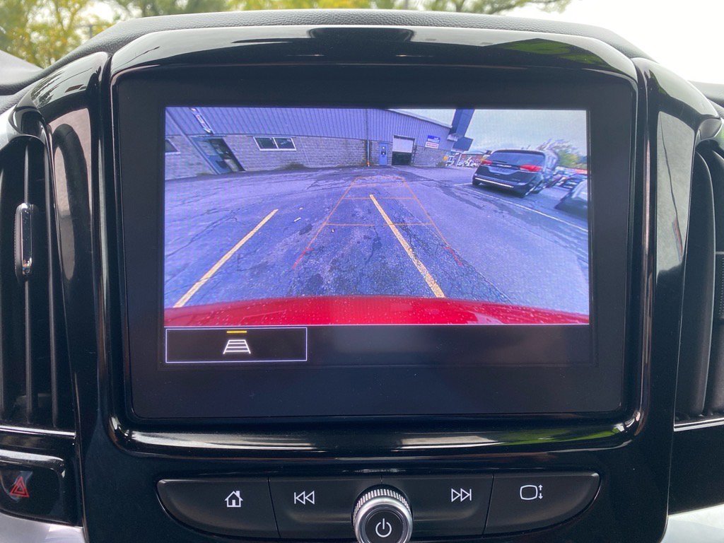 Used 2023 Chevrolet Traverse LT image 16