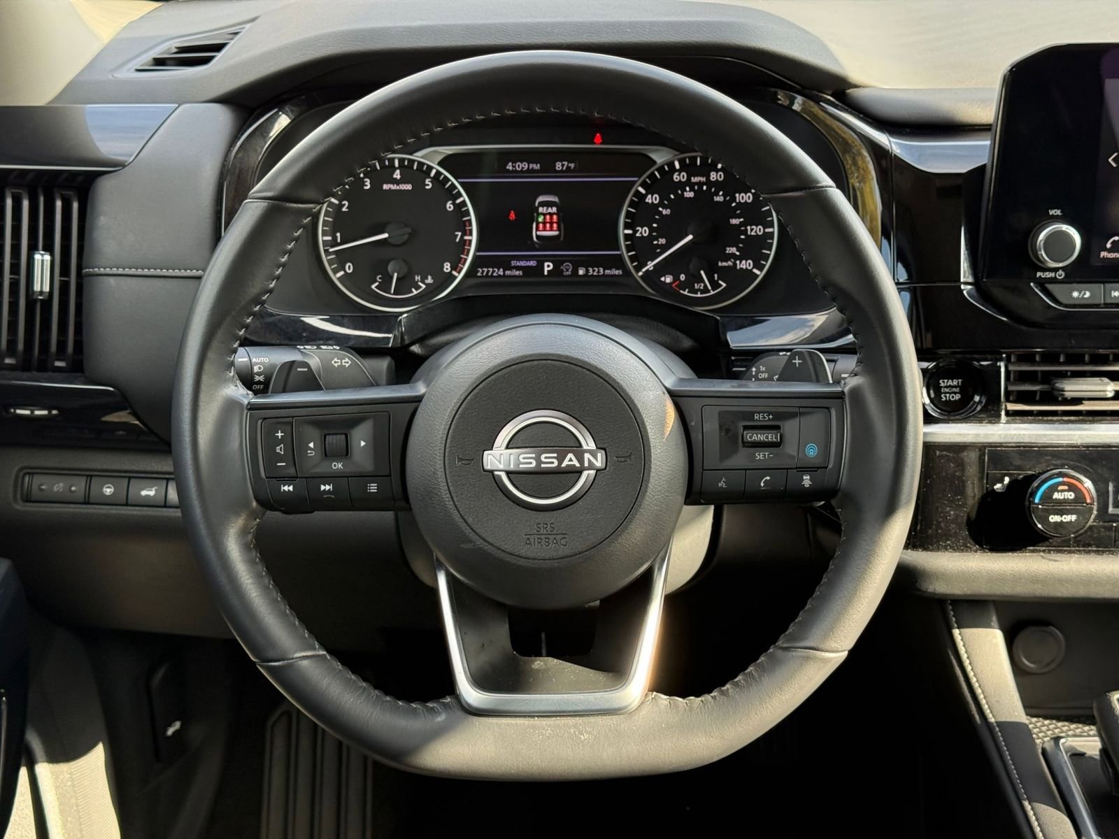 Used 2025 Nissan Pathfinder SV image 29