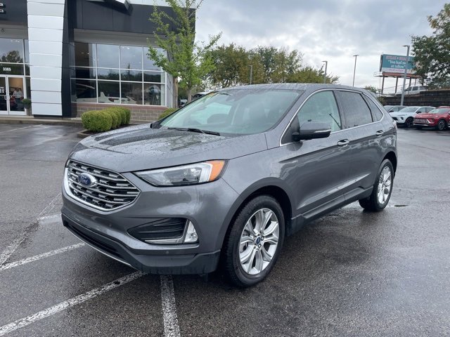 Used 2022 Ford Edge Titanium image 2