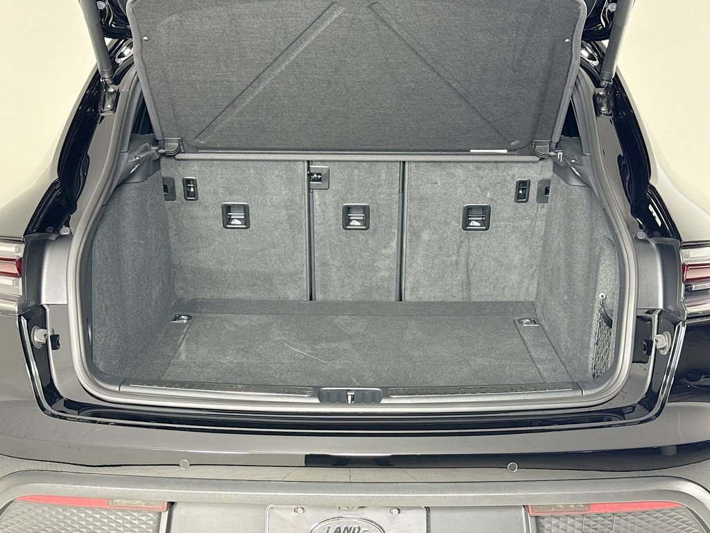 Used 2024 Porsche Macan image 28