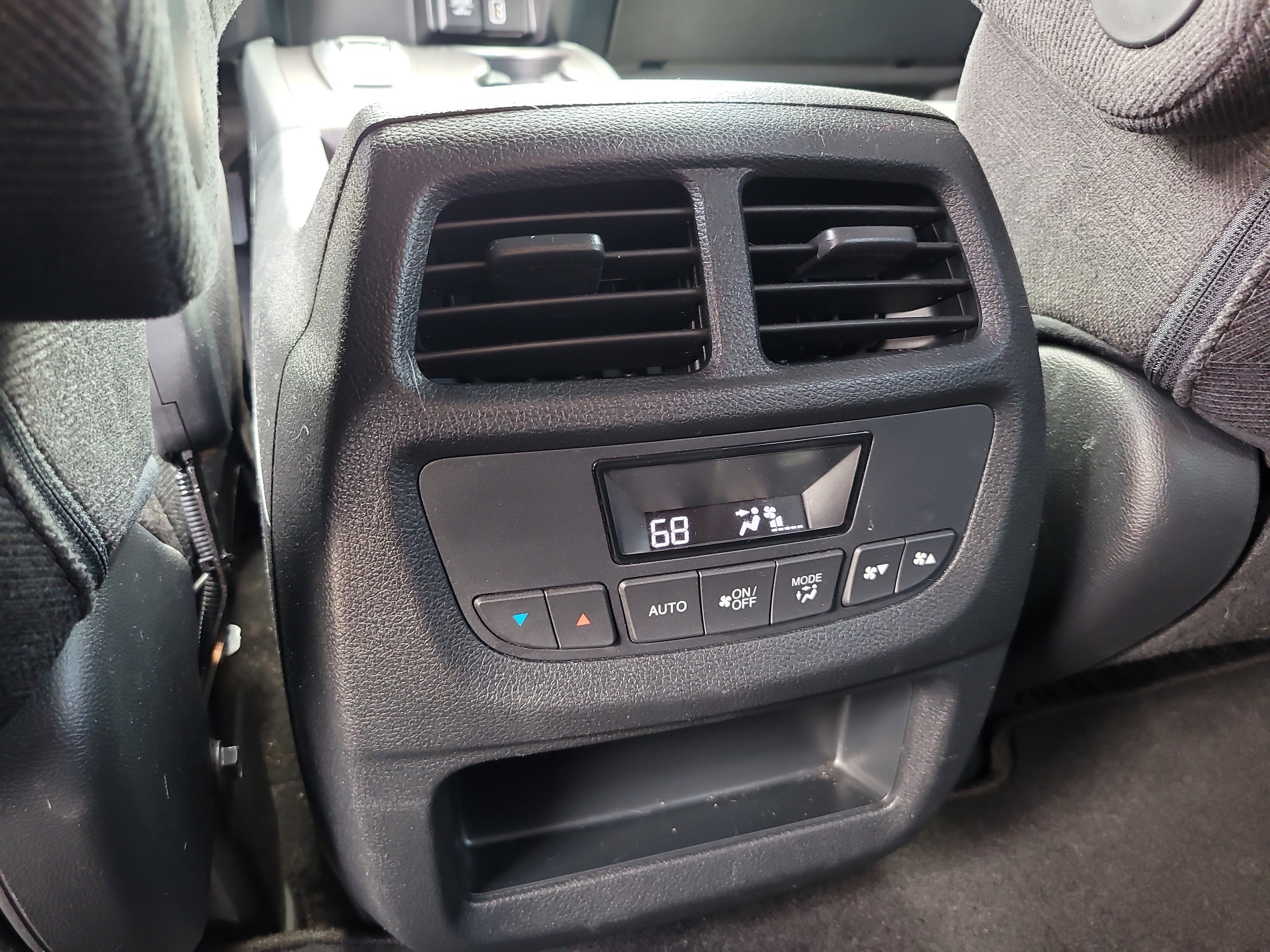 Used 2022 Honda Pilot Sport image 13
