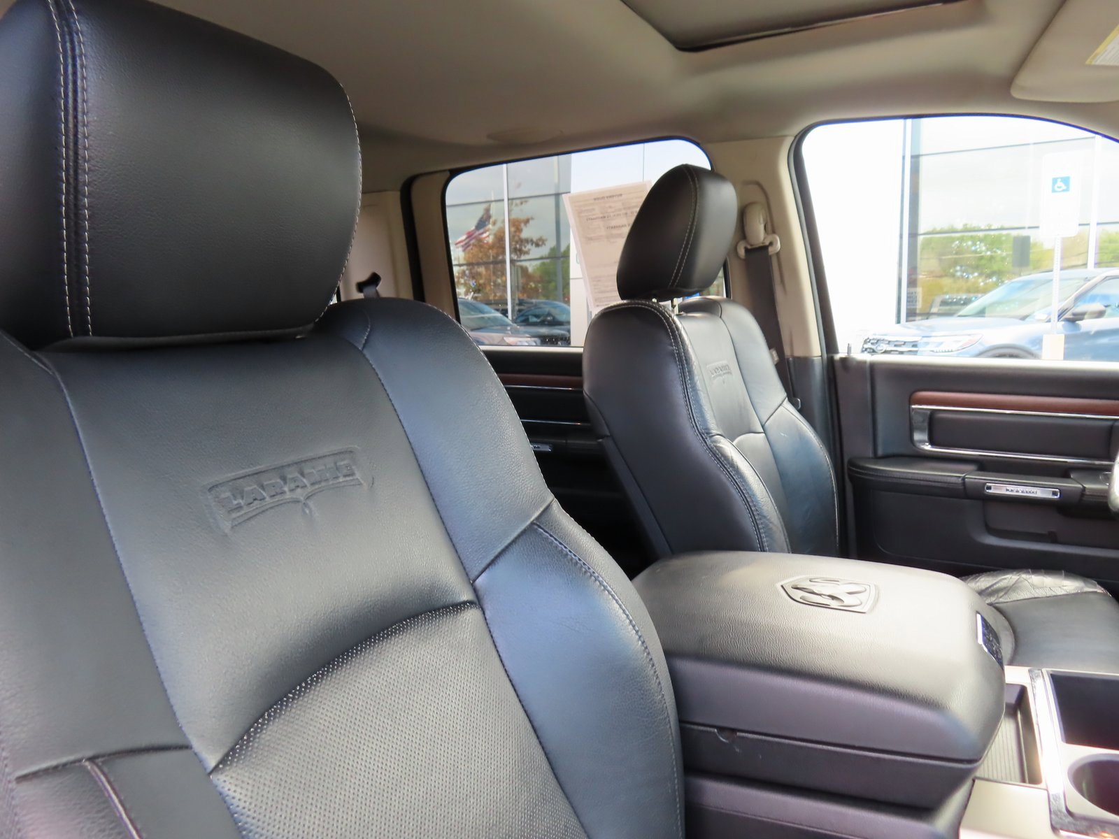 Used 2014 RAM 1500 Laramie w/ Convenience Group image 33