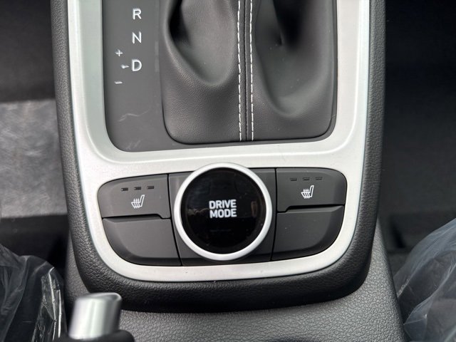 Used 2025 Hyundai Venue Limited image 37