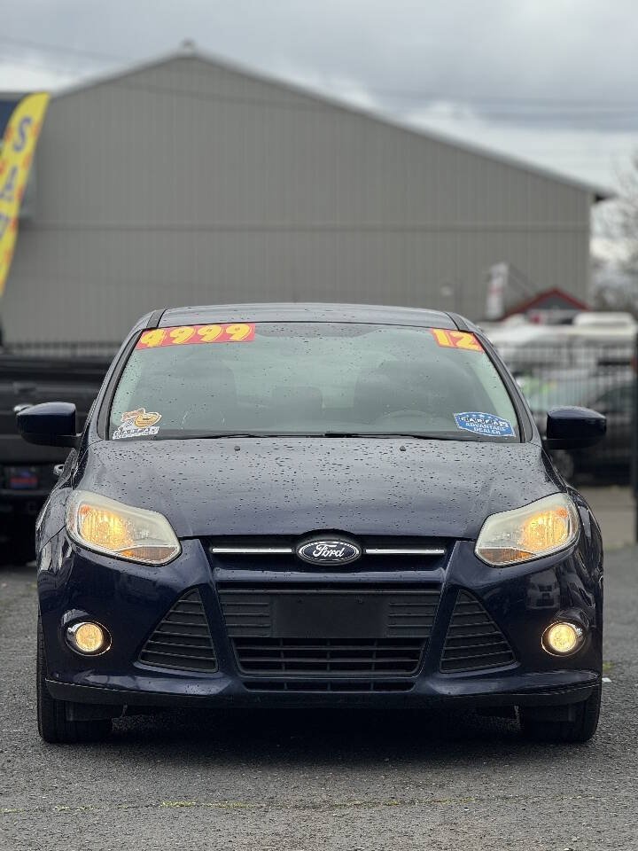 Used 2012 Ford Focus SE FWD image 2