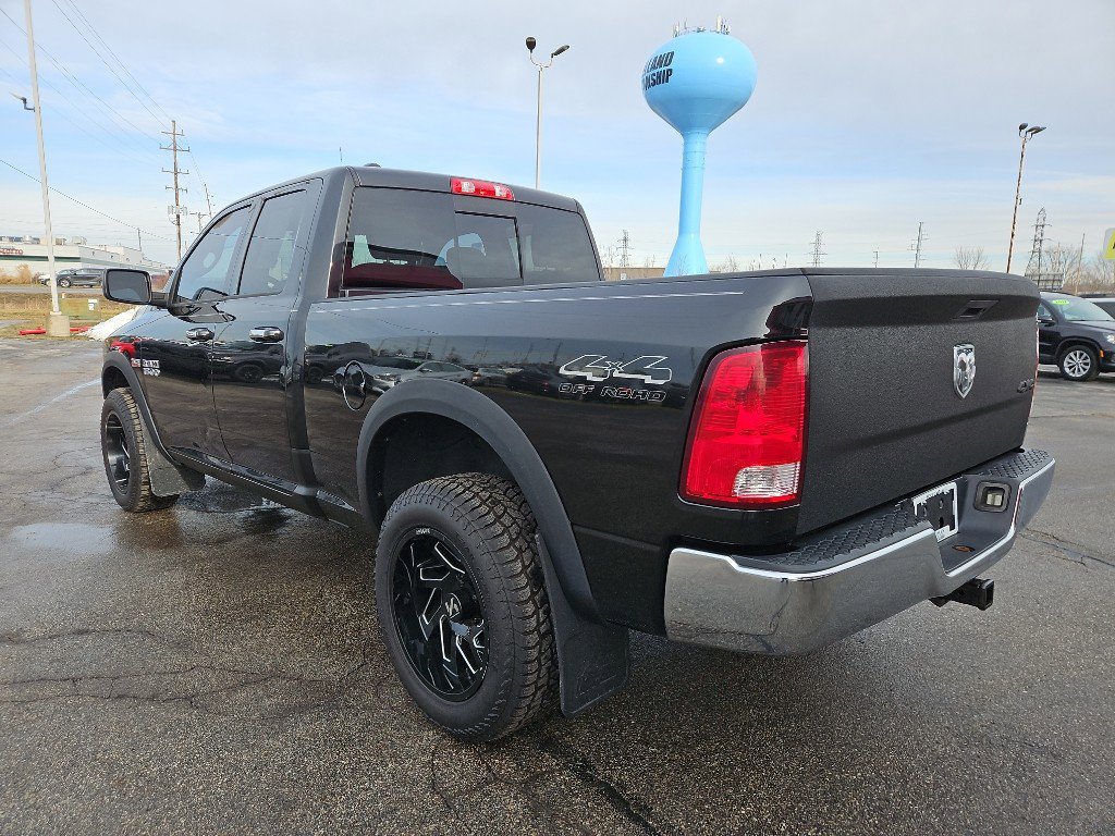 Used 2015 RAM 1500 Classic SLT image 2