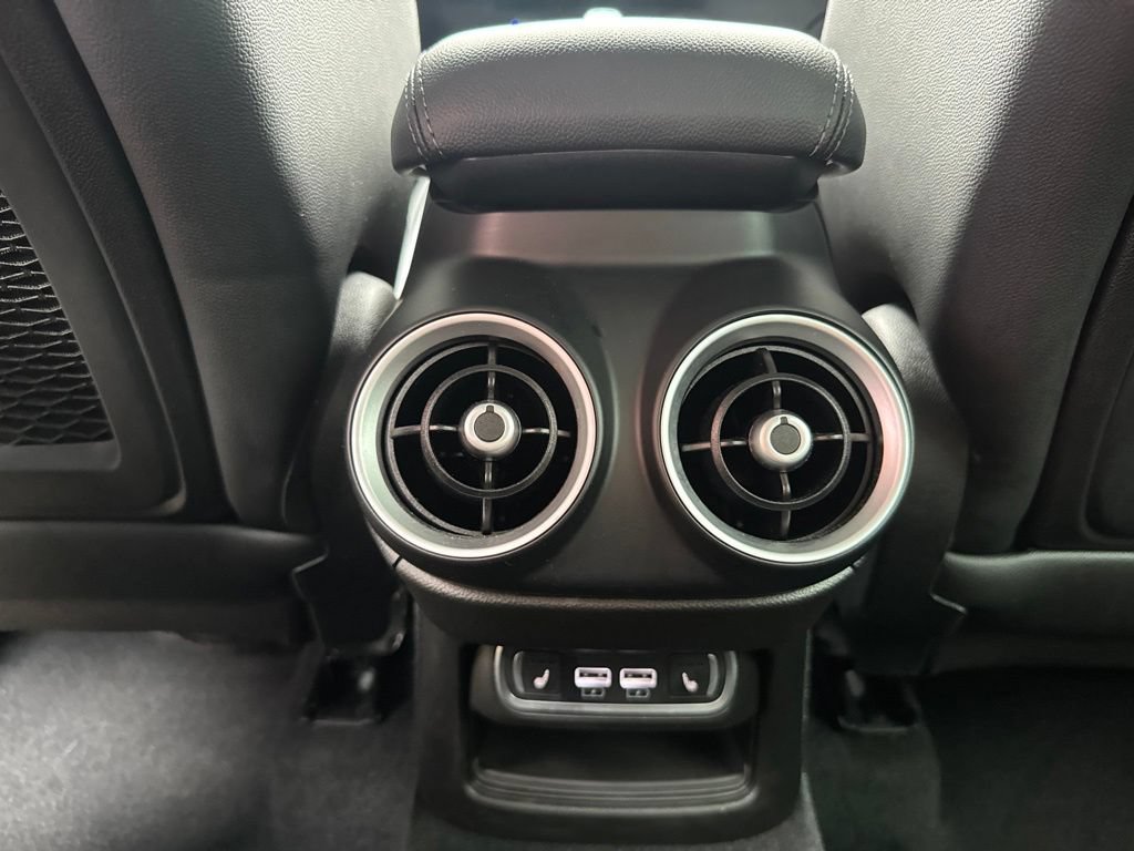 Used 2023 Alfa Romeo Stelvio Veloce AWD/4WD image 56