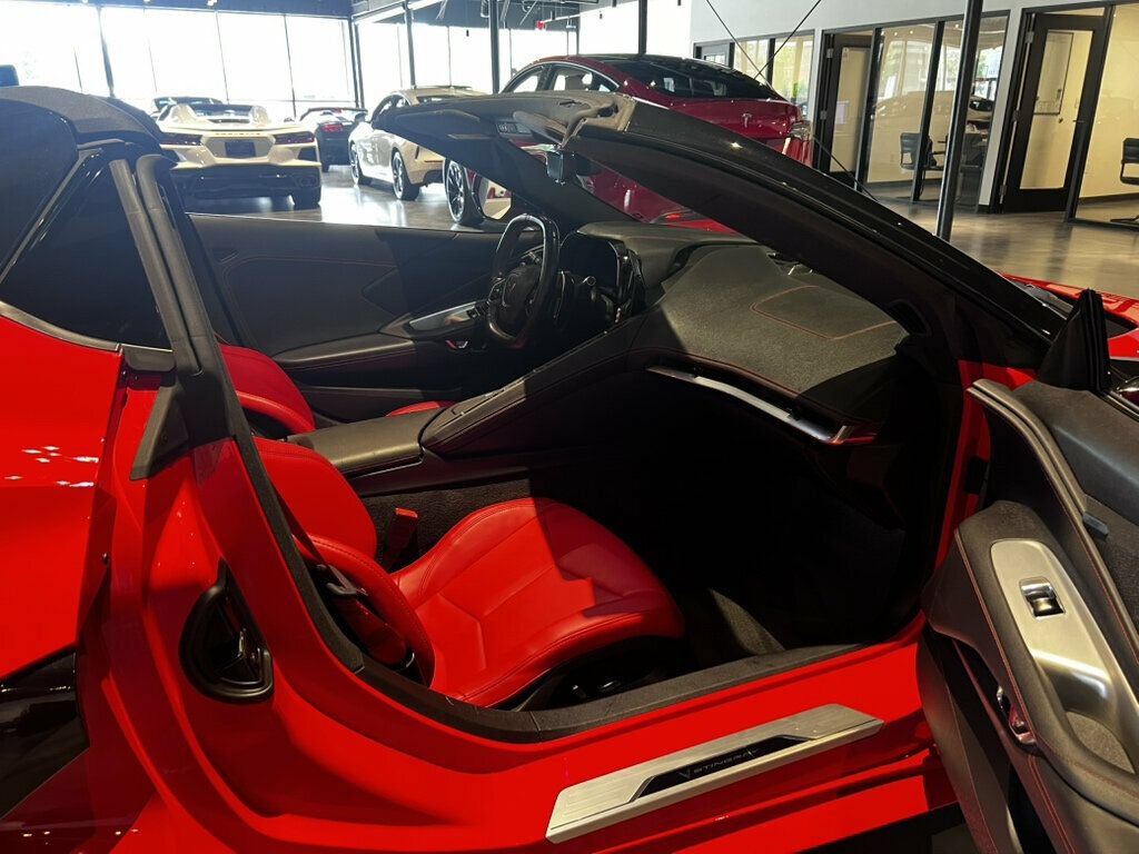 Used 2022 Chevrolet Corvette Stingray Convertible RWD image 25