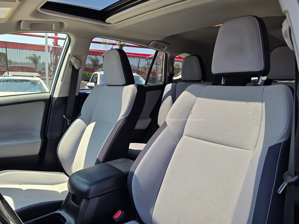Used 2016 Toyota RAV4 XLE AWD/4WD image 22