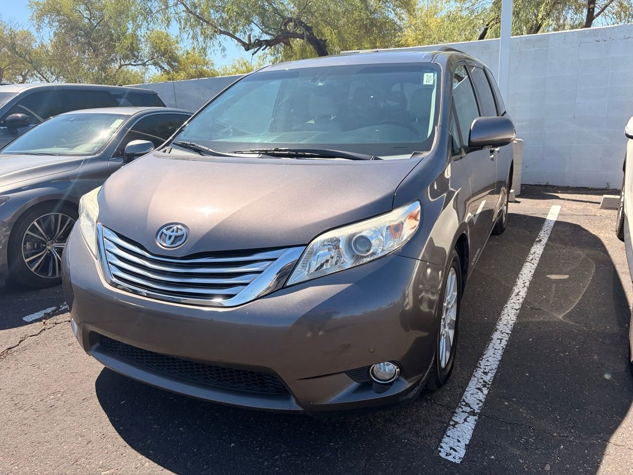 Used 2012 Toyota Sienna Limited w/ Premium Pkg