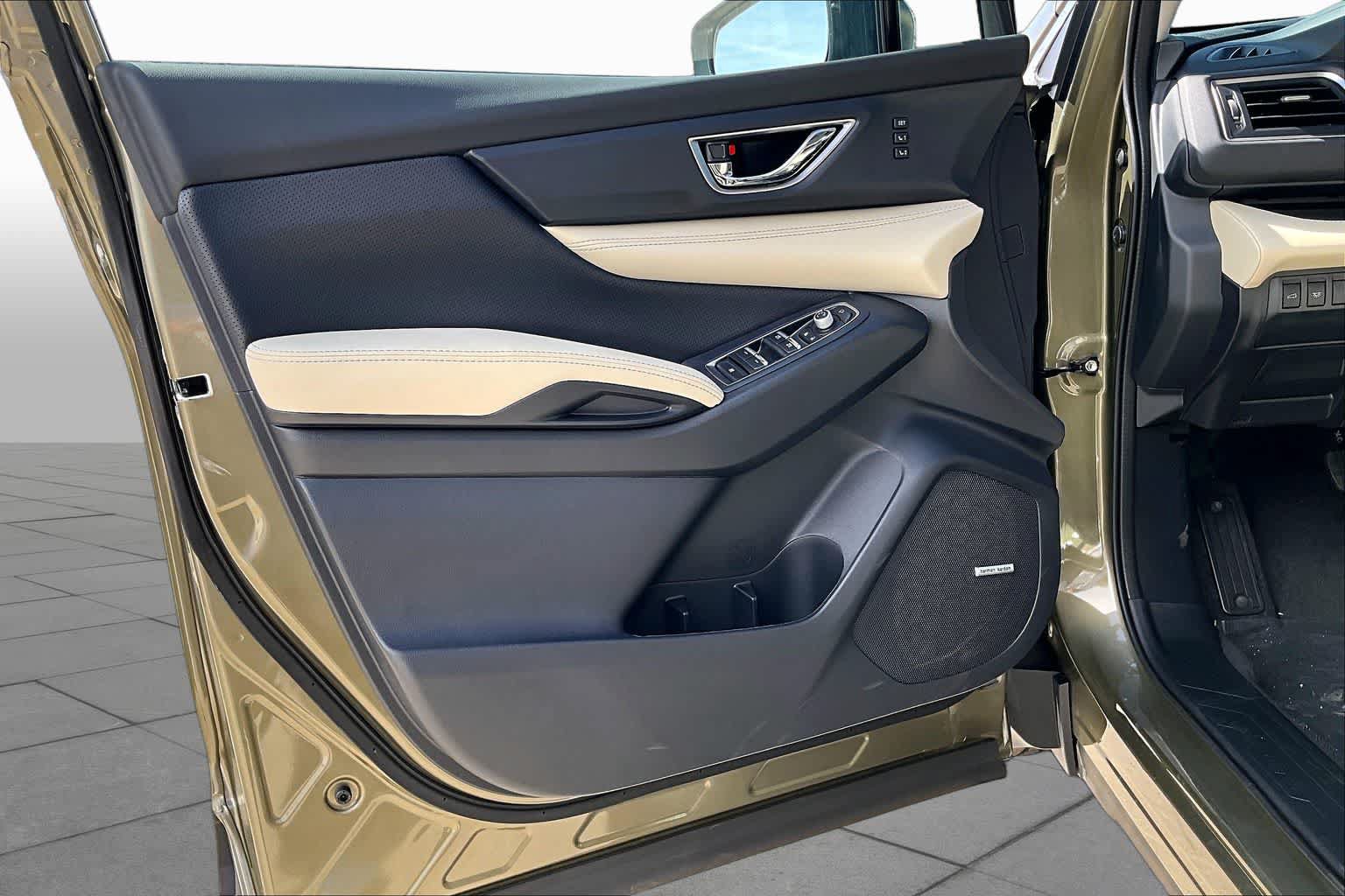 New 2026 Subaru Ascent Limited AWD/4WD image 10