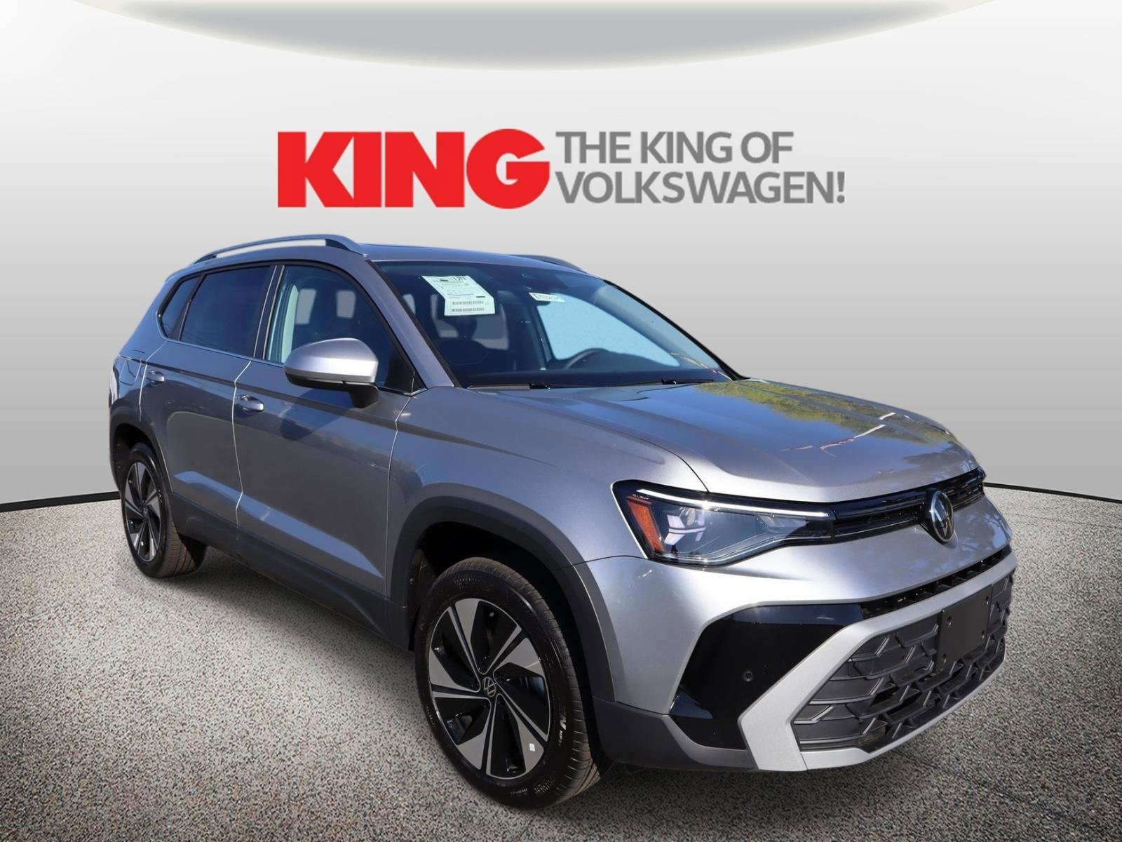 New 2026 Volkswagen Taos SE image 1