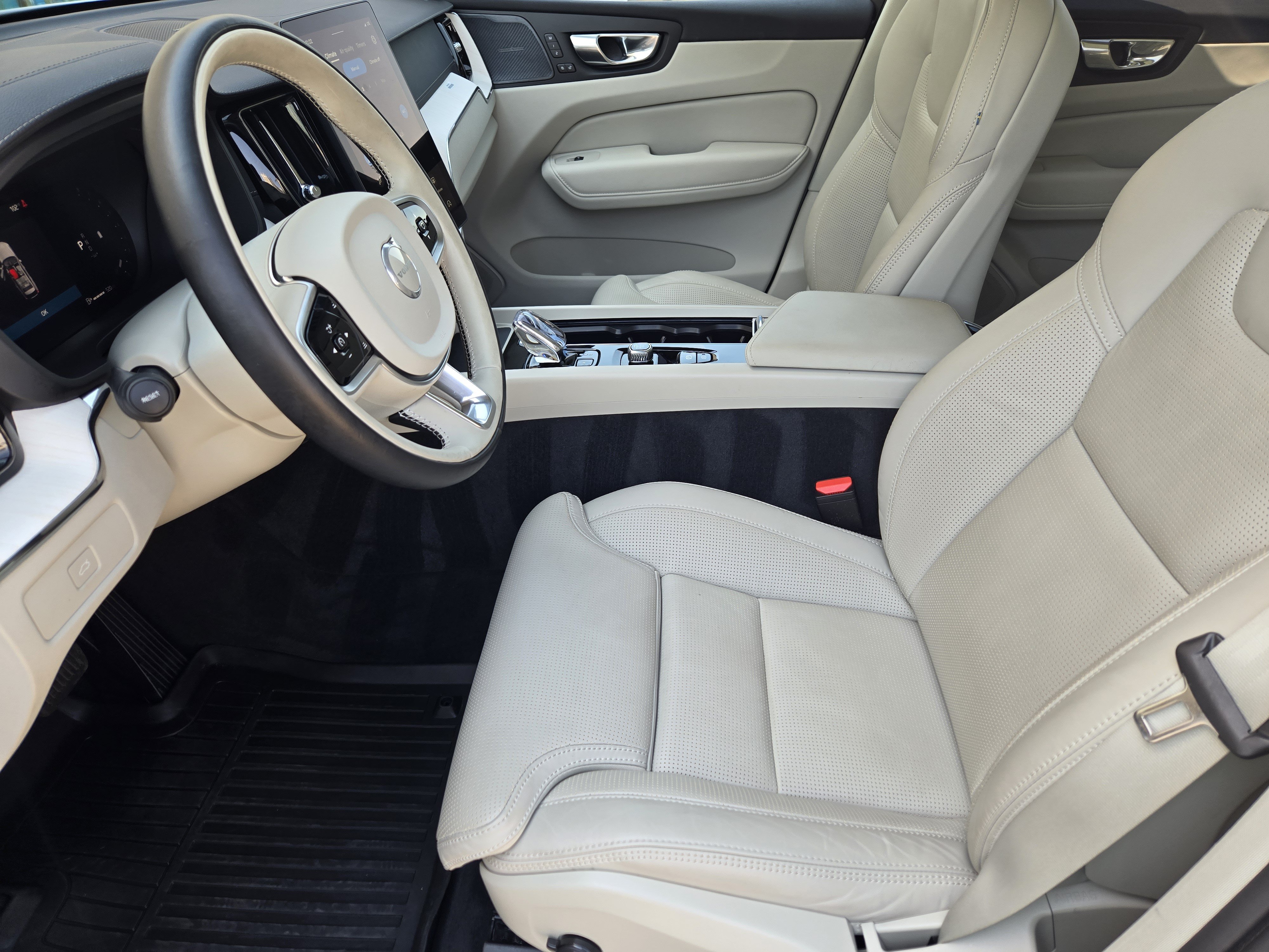 Certified 2026 Volvo XC60 B5 Ultra AWD/4WD image 20