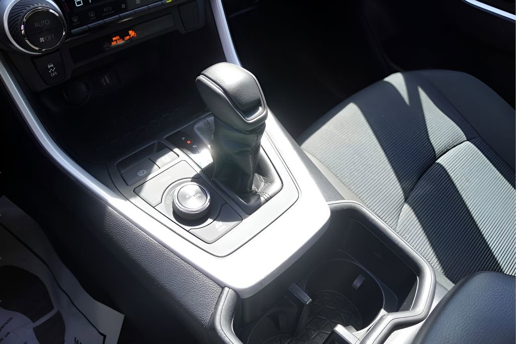 Used 2024 Toyota RAV4 LE image 26