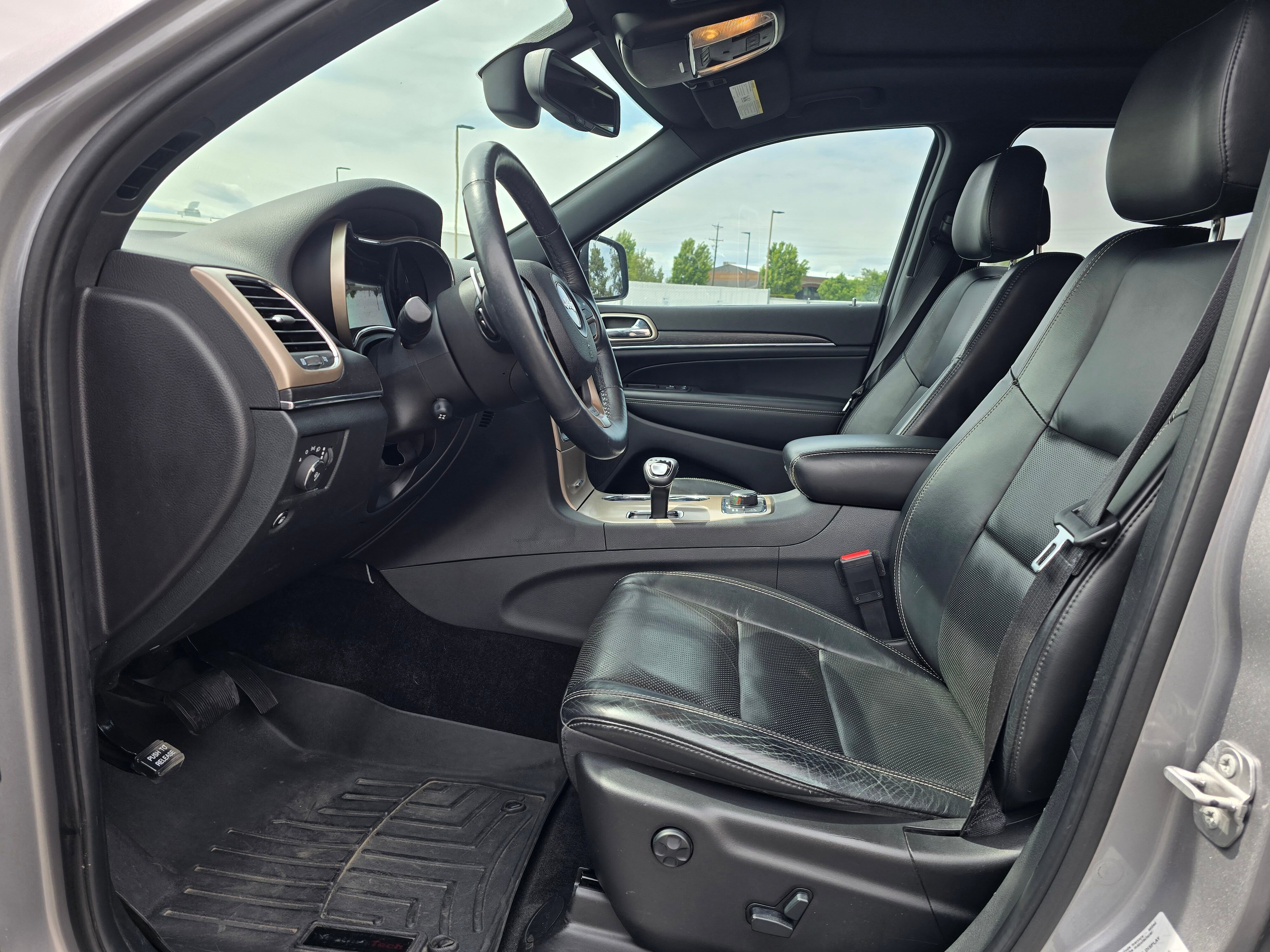 Used 2015 Jeep Grand Cherokee Limited w/ Luxury Group II AWD/4WD image 44