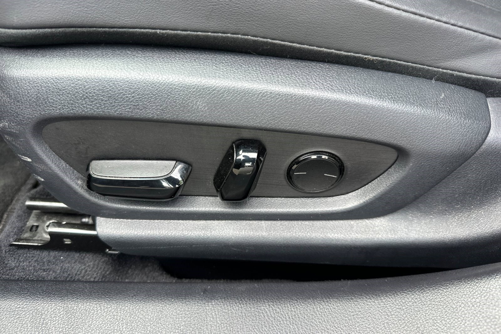 Certified 2022 Lexus ES 350 w/ Premium Package image 14