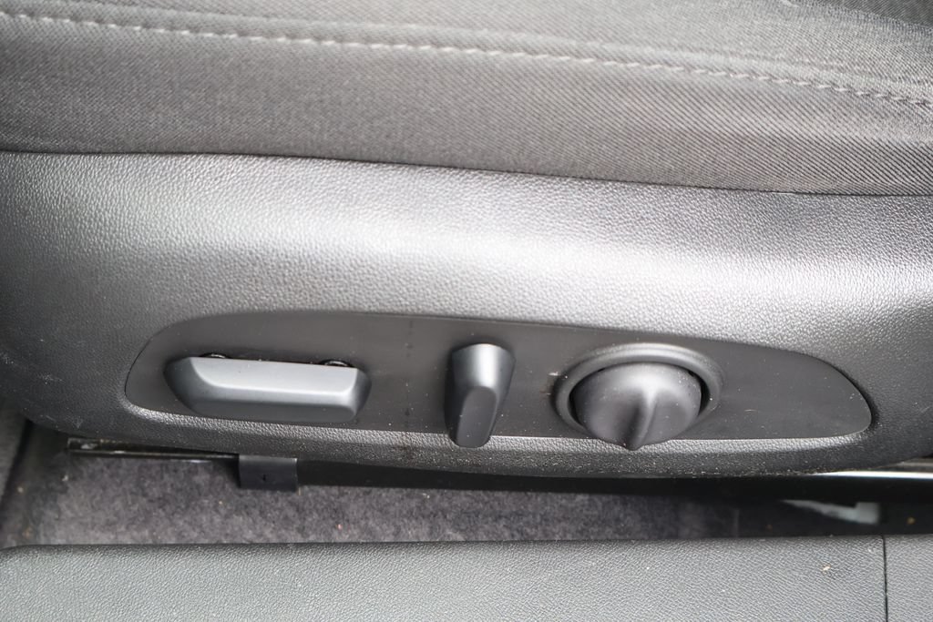 Used 2019 Chevrolet Malibu LT w/ Driver Confidence Package II FWD image 36