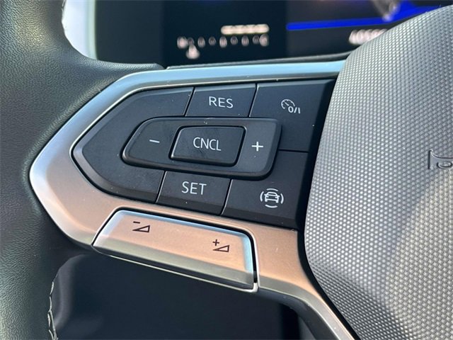 Certified 2022 Volkswagen Atlas Cross Sport SE image 22