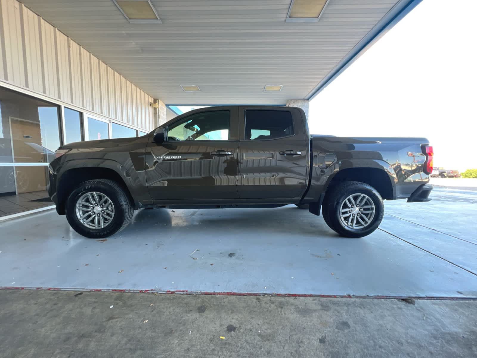 Used 2024 Chevrolet Colorado LT w/ LT Convenience Package RWD image 5
