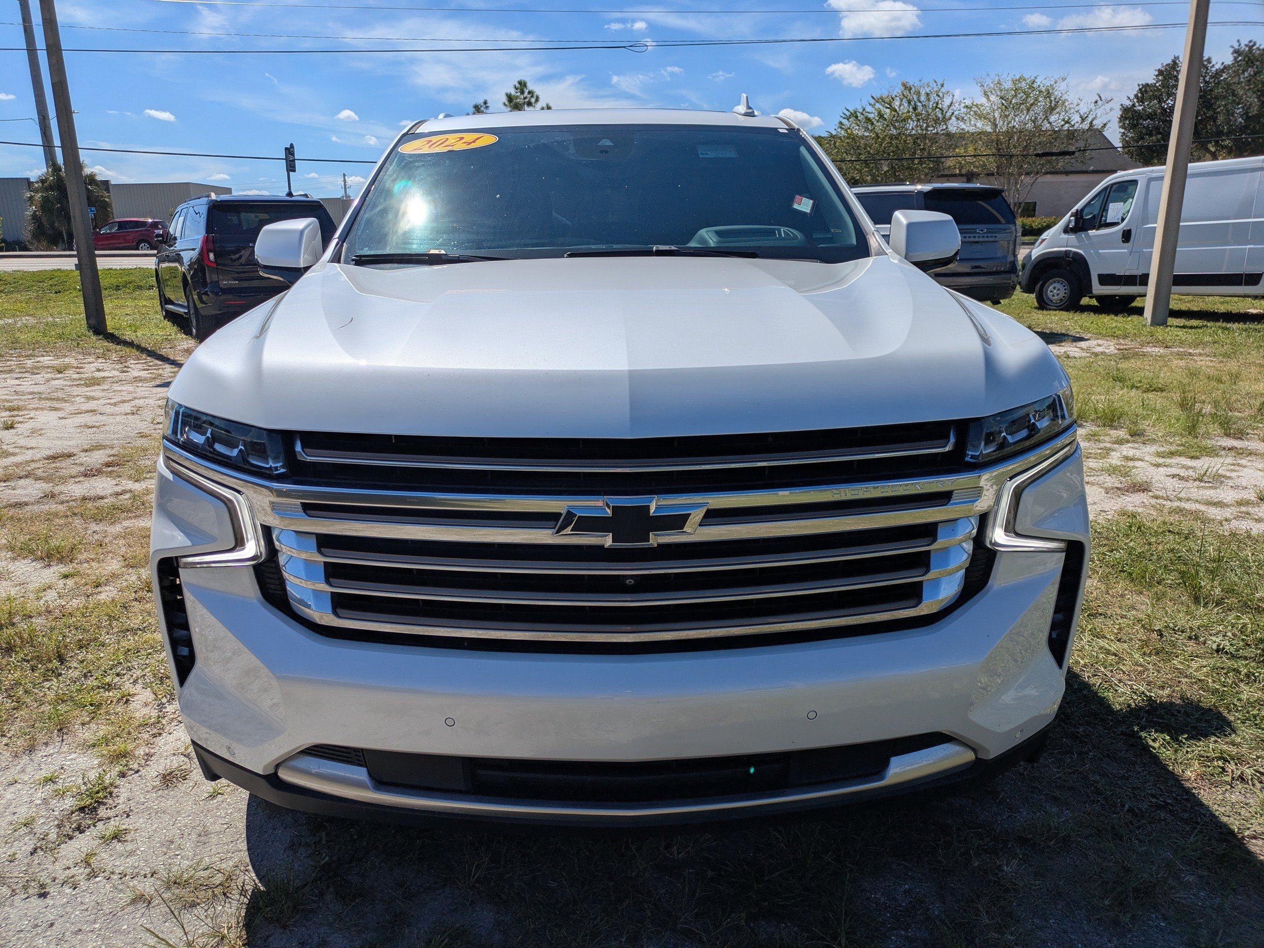 Used 2024 Chevrolet Suburban High Country AWD/4WD image 9