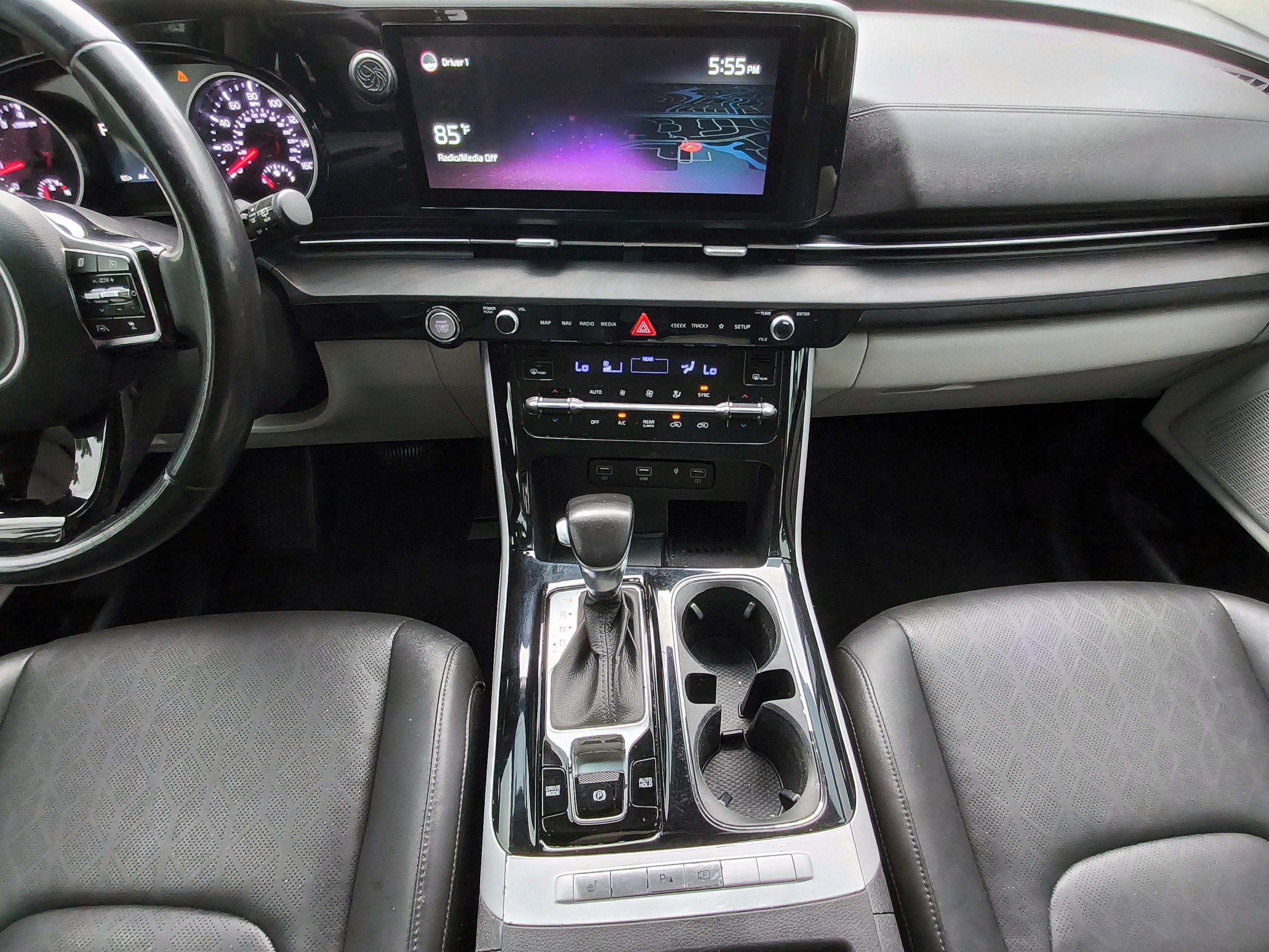 Used 2022 Kia Carnival EX FWD image 11