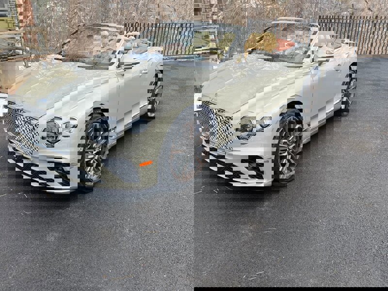 Used 2023 Bentley Continental GT image 21