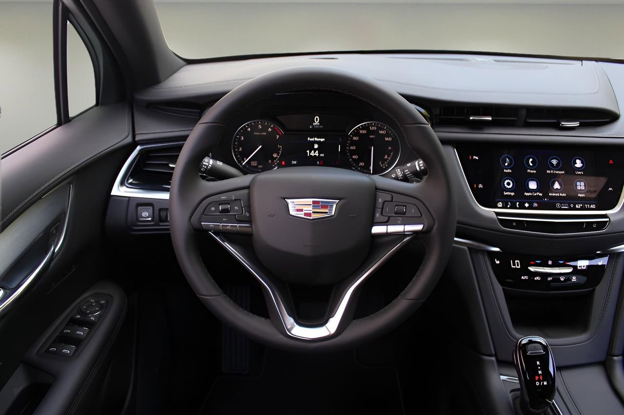 New 2025 Cadillac XT6 Luxury FWD image 15